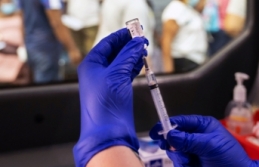 "Aşı olmayan memura her hafta test, aşılılara pozitif ayrımcılık" uygulaması masada