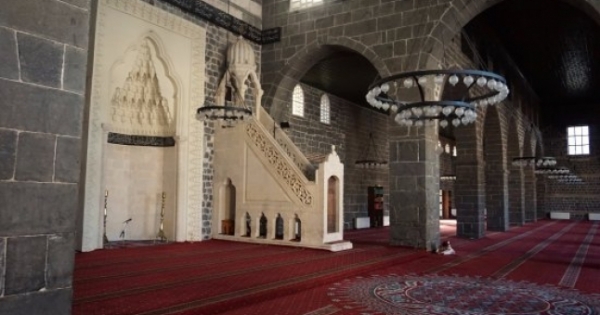 Valilik Acikladi Iste Siverek Te Cuma Namazi Kilinacak Camiler