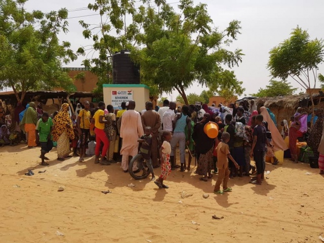 Siverekli Öğrenciler Nijer Kollo'da Su Kuyusu Açtı