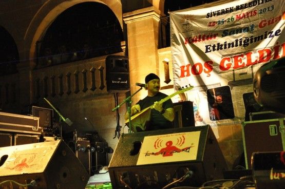 Kültür ve Sanat günleri'nin 3.gününde İlçenin Atatürk caddesinde bulunan tarihi paşa konağında ses sanatçısı Hozan Beşir konser verdi. Yoğun ilgi karşısında Sivereklilere teşekkür eden Beşir Kürtçe ve Türkçe eserlerden oluşan şarkılarını seslendirdi. Sadece sesi ile değil zaman zaman konserlerinde ve hayatında yaşadığı olayları anlatarak izleyenleri mest etti. 