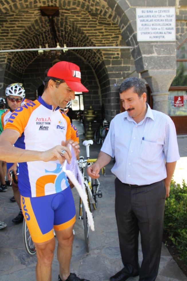 Atilla Bisiklet takımı kaptanı Atilla Atay ise İstanbul'dan başlayan Bisiklet turunun Mardin'de sona ereceğini belirterek...