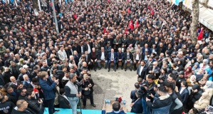 Bucak’ın seçim bürosu açılışları miting havasında geçiyor