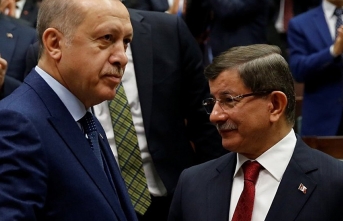 Davutoğlu: Erdoğan istişare sürecini başlatsaydı, kötü gidişi el birliği ile engellerdik