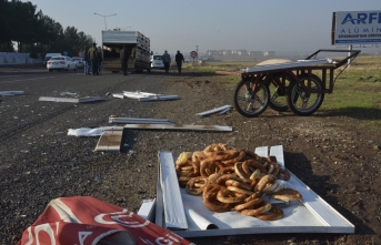 Siverek'te Küçükbaş Hayvan Taşıyan Pikabın Çarptığı Simitçi Ağır Yaralandı