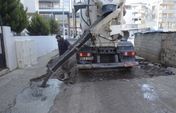 Siverek'te Cadde ve Sokaklarda Beton Çalışmaları Devam Ediyor