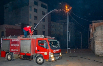 Trafo yangını mahallede korkuya neden oldu