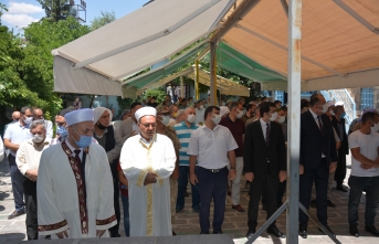 Vefat eden Kaymakam için gıyabi cenaze namazı kılındı