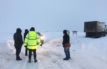 Siverek'te kar yağışından dolayı birçok kırsal mahallenin yolu kapandı