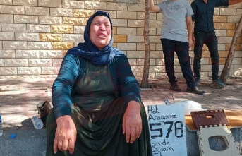 Adalet nöbeti köşeleri değiştirilen Emine Şenyaşar kendini yakmak istedi