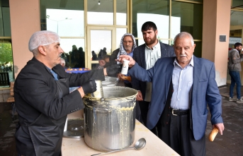 Siverek Belediyesi hastanede her gün 1000 kişiye çorba ikramı
