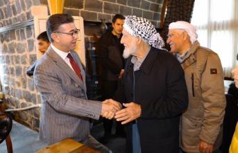 Başkan Bucak, Paşa Konağı’nda vatandaşlarla bayramlaştı