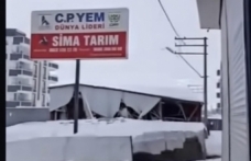 Yem Bayisinin Çatısı Çöktü