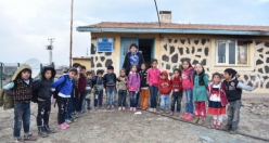 Saliç Öğretmen Sosyal Medya'nın Gücünü Öğrencileri İçin Kullanıyor