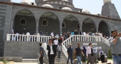 SİVEREK'İN EN BÜYÜK CAMİSİ HİZMETE AÇILDI