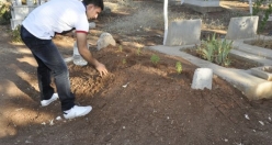 Ramazan Bayramının İlk Ziyareti Asri Mezarlığa