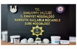 Boya kutularının içinde gizlenmiş uyuşturucu ele geçirildi
