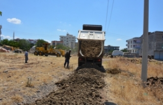 Yeni yerleşim alanlarında yol yapım çalışmaları...