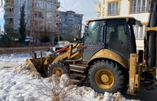 Siverek Belediyesi’nin kar mücadelesi hız kesmeden...