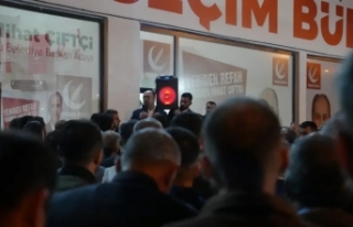 Karaköprü’de Nihat Çiftçi belediye yöneticilerini...