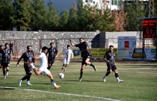 Siverek Belediyespor kendi evinde çok rahat