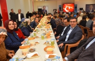 Başkan Bucak, şehit ve gazi aileleriyle iftarda...