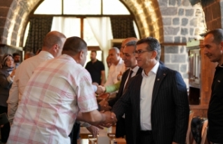 Başkan Bucak Vatandaşlarla Bayramlaştı