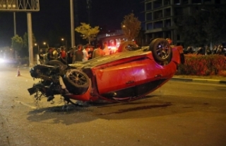 Kontrolden çıkan otomobil Siverekli yayaların arasına...