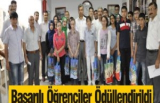 Başarılı Öğrenciler Ödüllendirildi