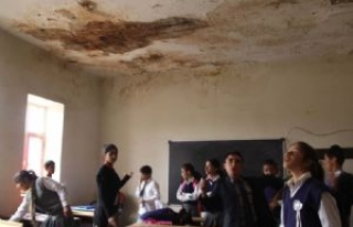 Karacadağ İlkokulu Lağım Suyu İle Doluyor