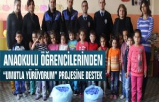  'Umutla Yürüyorum' Projesine Miniklerden Destek