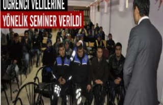 Öğrenci Velilerine Yönelik Seminer Verildi