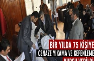 Bir Yılda 75 Kişiye Cenaze Yıkama Ve Kefenleme...