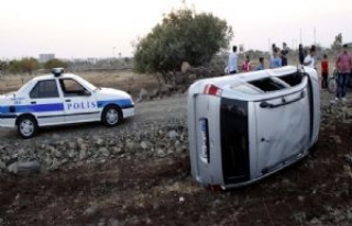 Siverek'te Otomobil Devrildi: 3 Yaralı