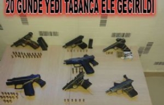 7 Adet Tabanca Ele Geçirildi