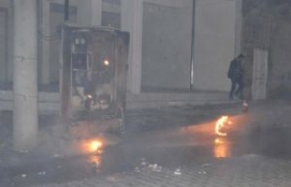 Mahalle Sakinleri Trafoyu Ateşe Verdi