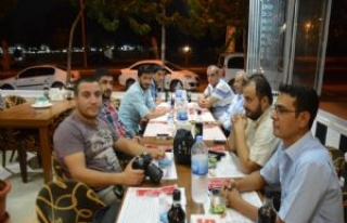 CHP İlçe Teşkilatı Gazetecilerle Yemekte Buluştu