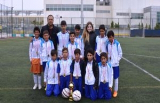 Ördekli Ortaokulu Futbol Takımından Büyük Başarı