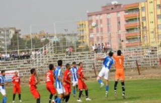 Siverek Belediyespor Kendi Evinde'de İstediğini...