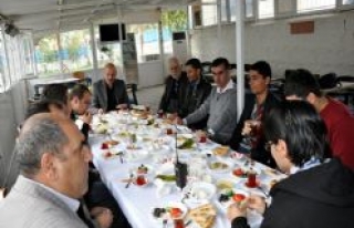 Gazeteciler Emniyet Müdürünün Verdiği Kahvaltıda...