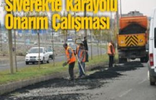 Siverek'te Karayolu onarım çalışması 