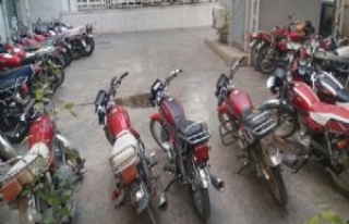 Şanlıurfa'da 76 Çalıntı Motosiklet Ele Geçti
