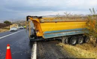 Siverek’te iki kamyonun çarpıştığı kazada 1 kişi öldü!