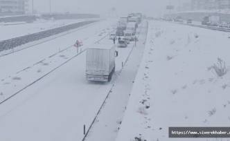 Siverek'te yoğun kar yağışından dolayı yollar kapandı, ambulans takviyesi yapıldı