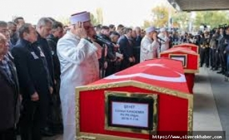 Yalova'da şehit olan polisler için tören Yalova'da terör örgütü DEAŞ'a yönelik operasyonda şehit olan polislerimiz Turgut Külünk, Yasin Koçyiğit ve İlker Pehlivan için Yalova Emniyet Müdürlüğü’nde tören düzenlendi.