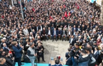 Bucak’ın seçim bürosu açılışları miting havasında geçiyor