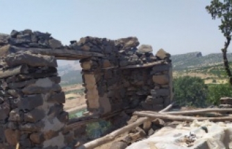 Siverek'te evi yanan yaşlı çift yardım bekliyor