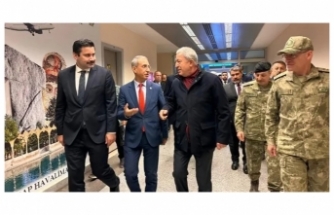 Milli Savunma Eski Bakanı Hulisi Akar Şanlıurfa'ya Geldi