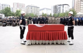 Diyarbakir'da hayatini kaybeden emniyet müdürü memleketine ugurlandi