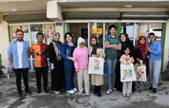 Otizmli Öğrenciler Resim Atölyesinde Yeteneklerini Sergiledi