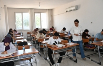 Üniversite Adayı Gençler YKS Kurslarıyla Hayallerine Kavuşuyor
